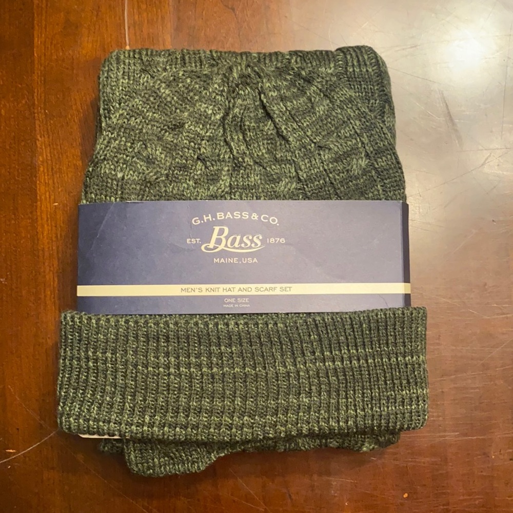 Men’s knit and scarf set
